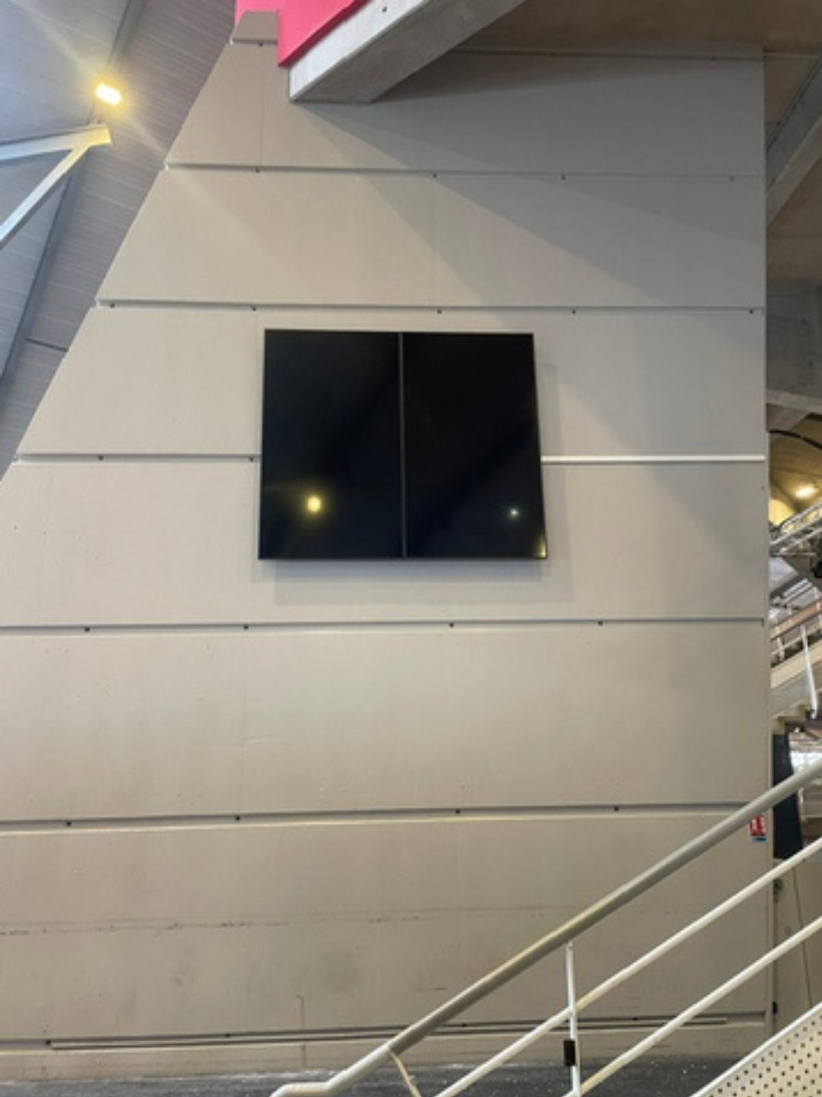 Zénith du Grand Nancy DEFILOR installe ses écrans d'affichage dynamique